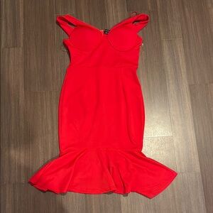 Entry Red Ruffled Bodycon Dress Sweetheart Neckline